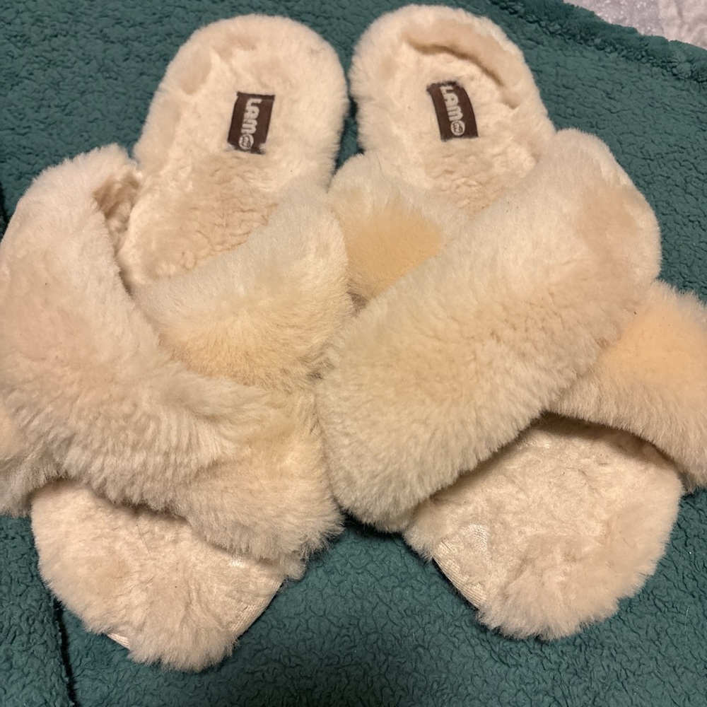 Lamo Beige Fuzzy Slippers